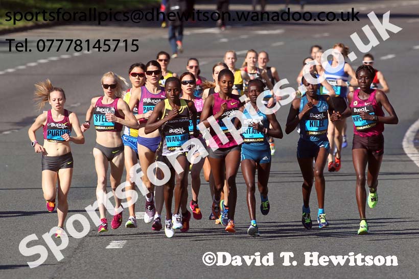 Soon after the start of the womens 2014 BUPA Great North Run. Photo: David T. Hewitson/Sports for All Pics